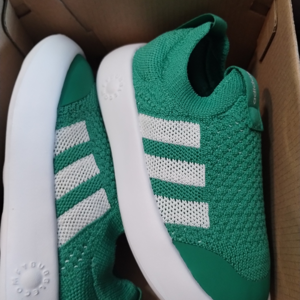 Adidas Kids Sneakers in Green and White Brand New Size 10K